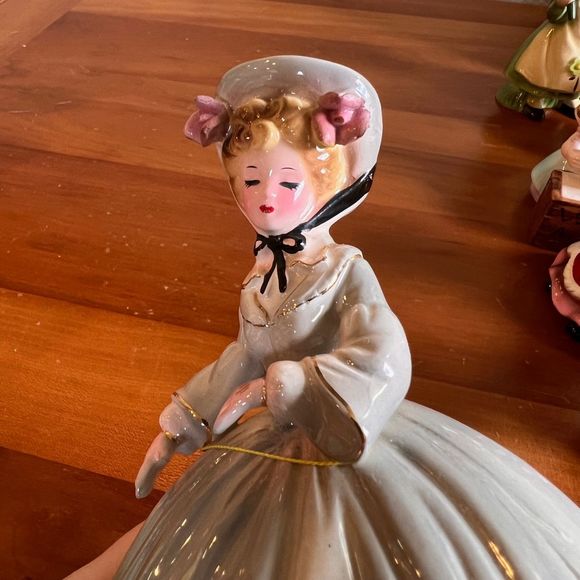 1980s Josef Originals "LUCY ANN" Southern Bell, Vintage 1980s Figurine - Picture 8 of 9